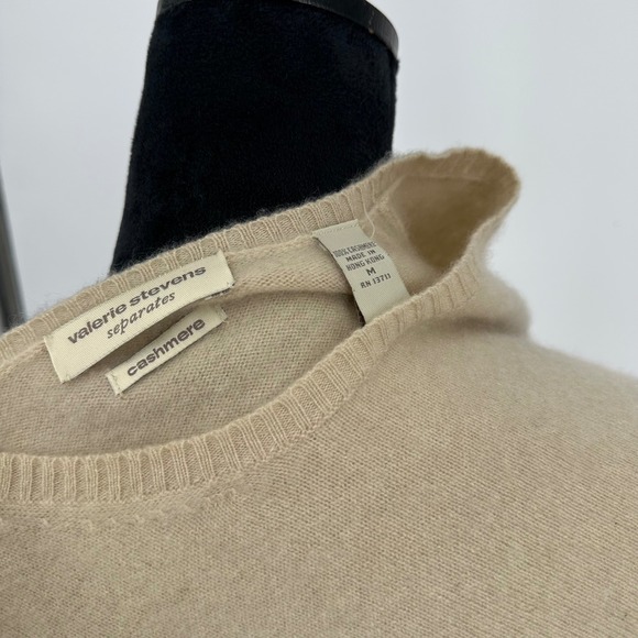 Valerie Stevens 100% Cashmere Beige Knit Crewneck Sweater Chic Neutral Women's M - Picture 7 of 7